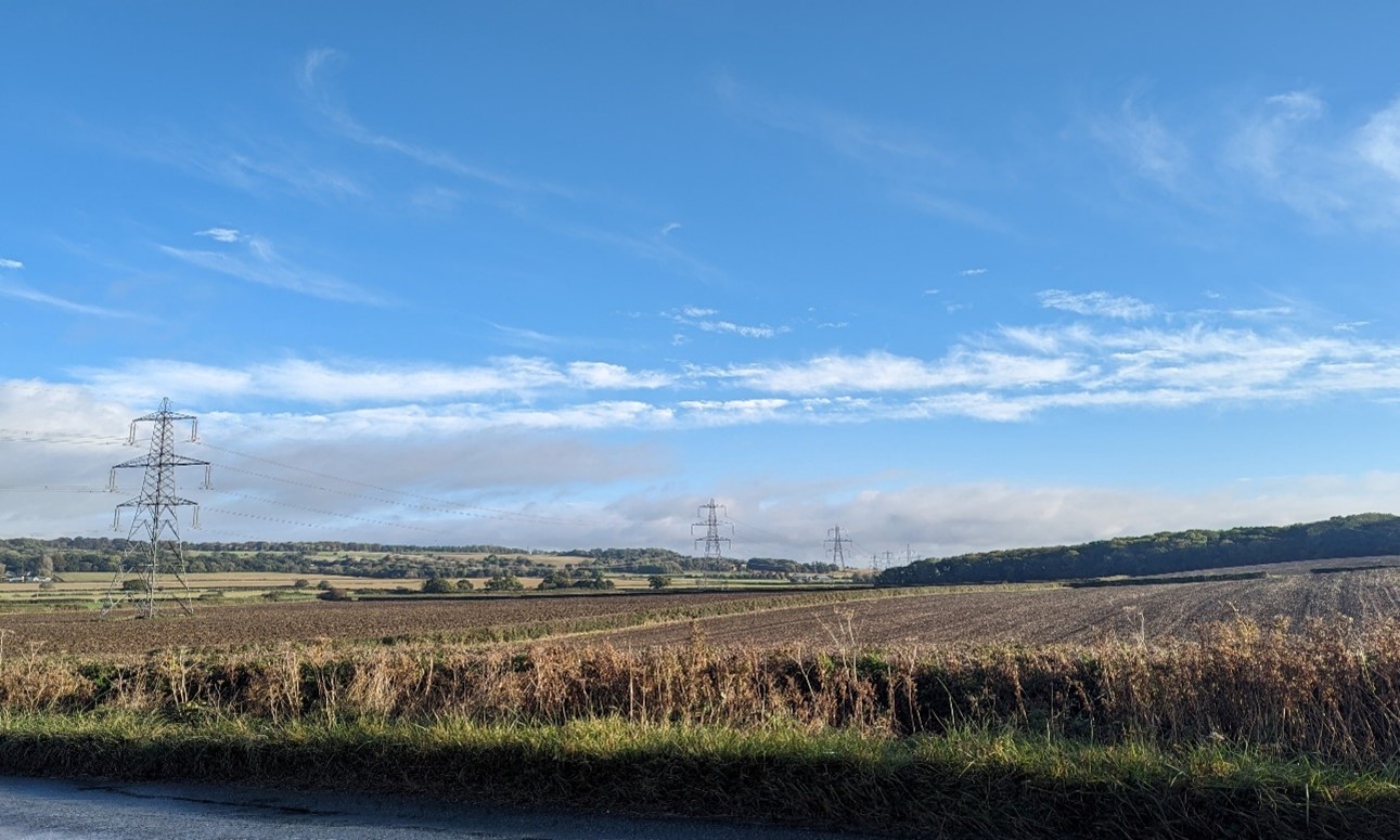 View north-east from north of Cumnor, looking across arable fields towards Hangmans Copse