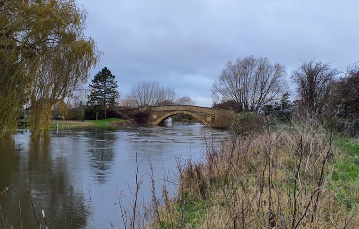 Tadpole Bridge over the River Thames